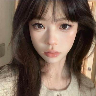 一位站立的人